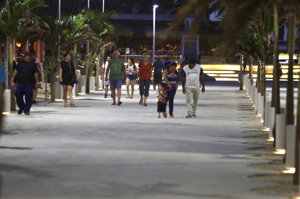 Con la iluminación, las nuevas banquetas y ciclovías que se hicieron hay mayor seguridad para todos, comentan habitantes de Progreso
