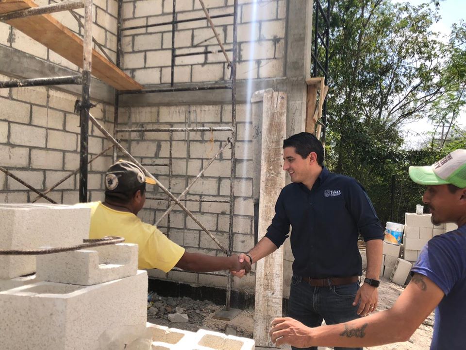 el presidente municipal Diego Ávila supervisó los avances de los trabajos de las acciones de vivienda