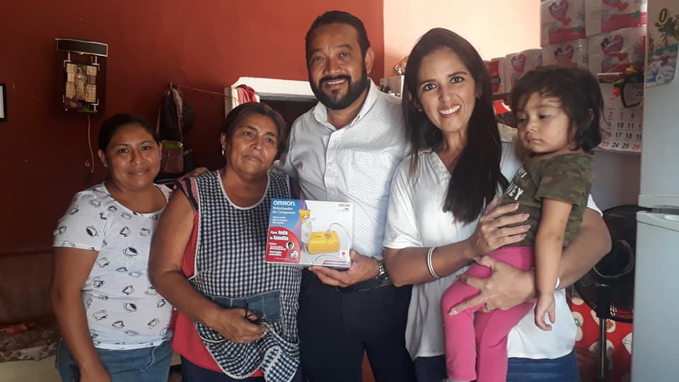 Fermin Sosa Lugo entrega apoyos por la salud