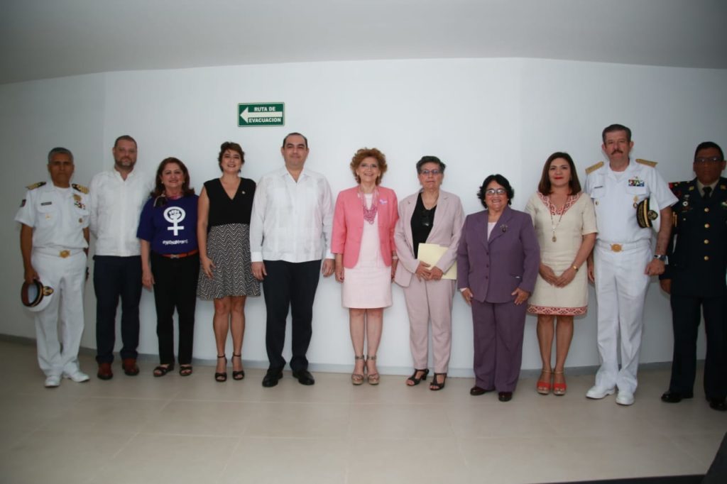 Los tres Poderes del Estado, representados por mujeres, entregan el reconocimiento “Consuelo Zavala Castillo”