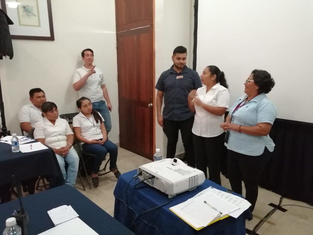 Cultur capacita a sus trabajadores para comunicarse con personas con discapacidad auditiva