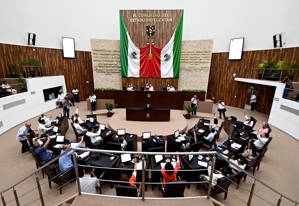 Aprueban diputados penas más severas a quienes agredan periodistas y ciberacosadores