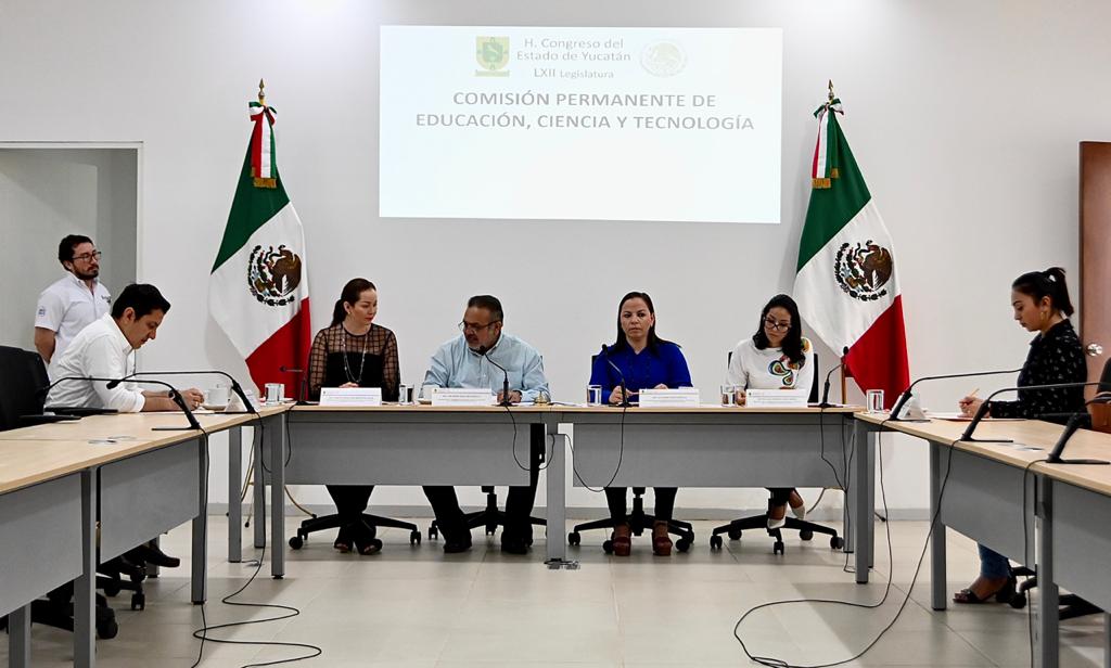 Aprueban en comisión contar con personal mayahablante en áreas de primer contacto