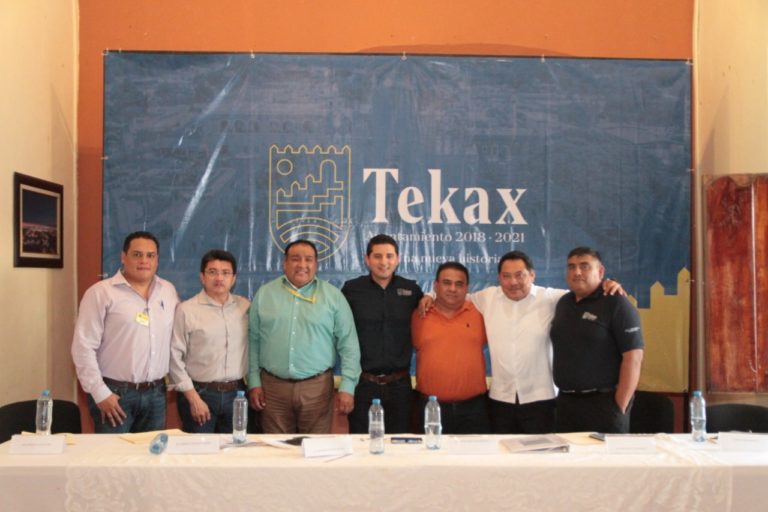 Se presenta Coppel en Tekax