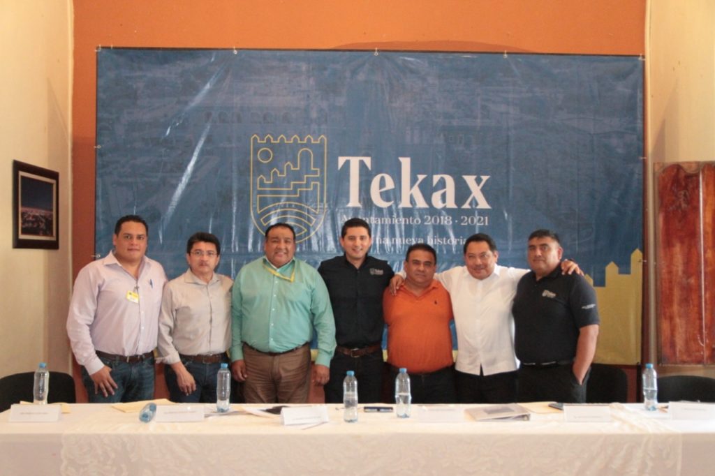 Se presenta Coppel en Tekax