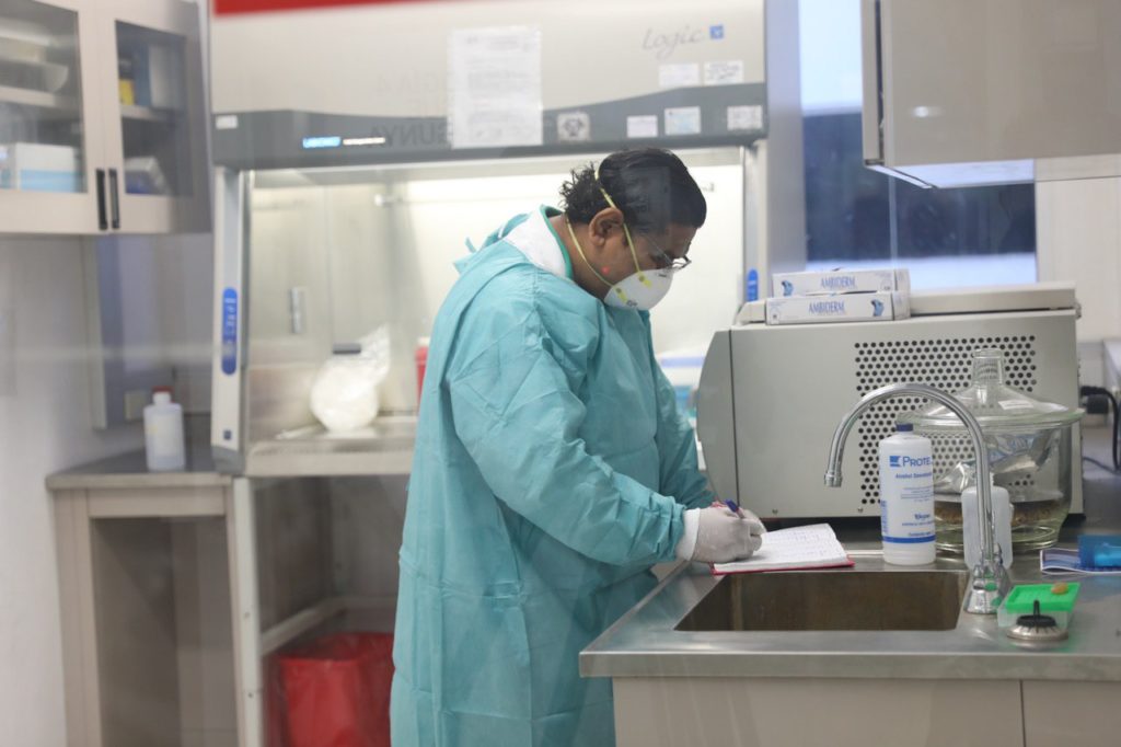 Listos los preparativos para que el Laboratorio Estatal de Salud Pública pueda procesar más pruebas de diagnóstico de Coronavirus en menor tiempo