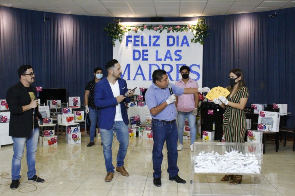 El Ayuntamiento de Umán celebró en grande a todas las mamás