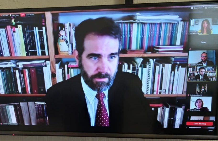 El INE ni pacta ni regala registros de partidos políticos