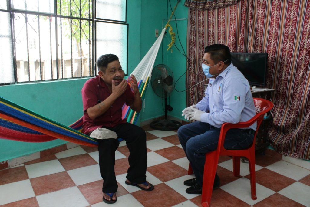 El alcalde de Umán se solidariza con don José, a quien le salió un tumor en el rostro