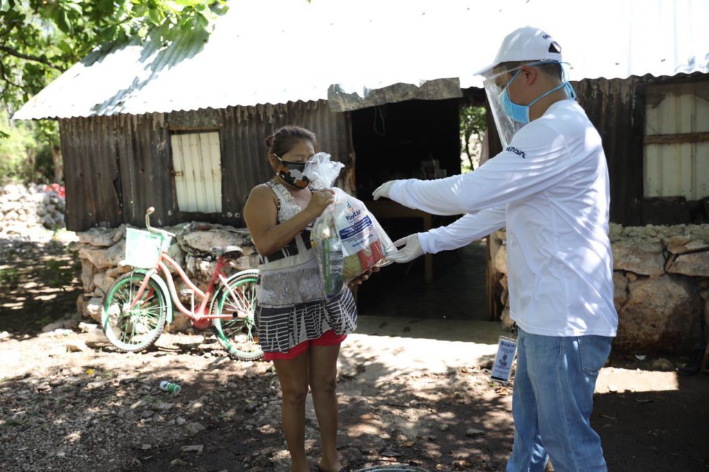 Continúa la distribución de paquetes alimentarios casa por casa para brindar seguridad alimentaria