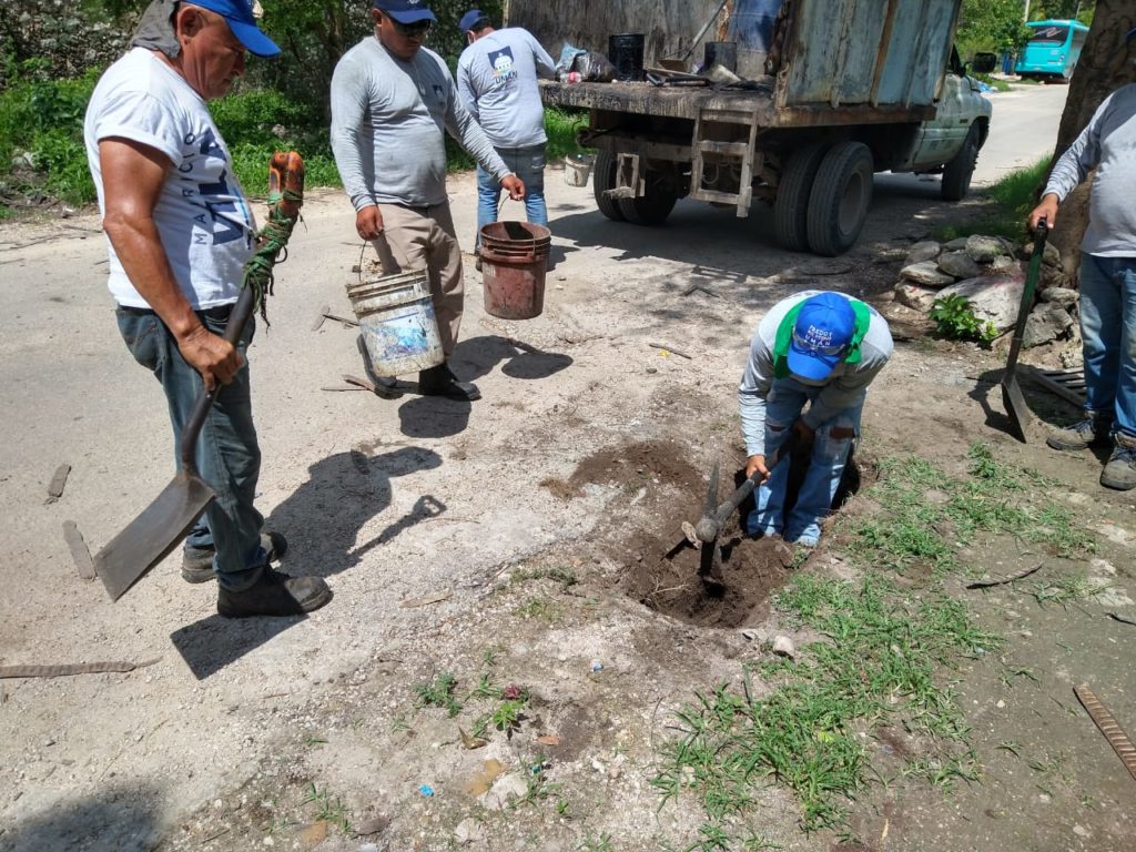 El Ayuntamiento de Umán intensifica los trabajos de bacheo y desazolve de pozos