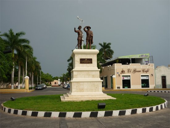 Retirar las estatúas de los Montejo es atentar contra la historia de Yucatán