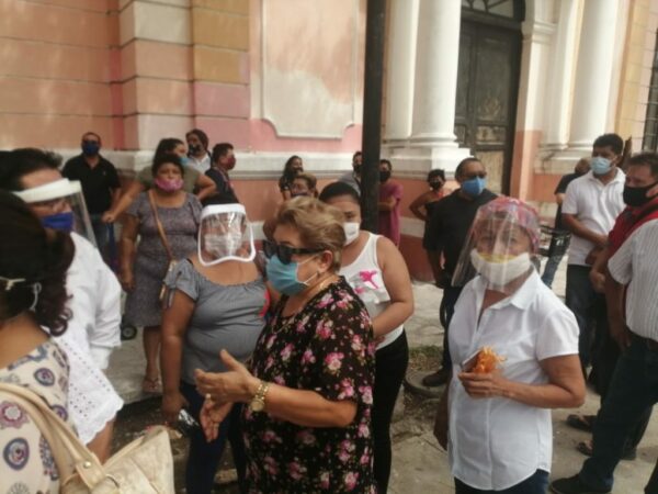 Protestaron locatarios del mercado Lucas de Gálvez