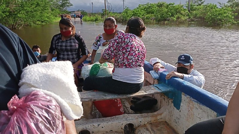 Envía el Gobierno del Estado embarcaciones para facilitar en la evacuación de la población de Tekax