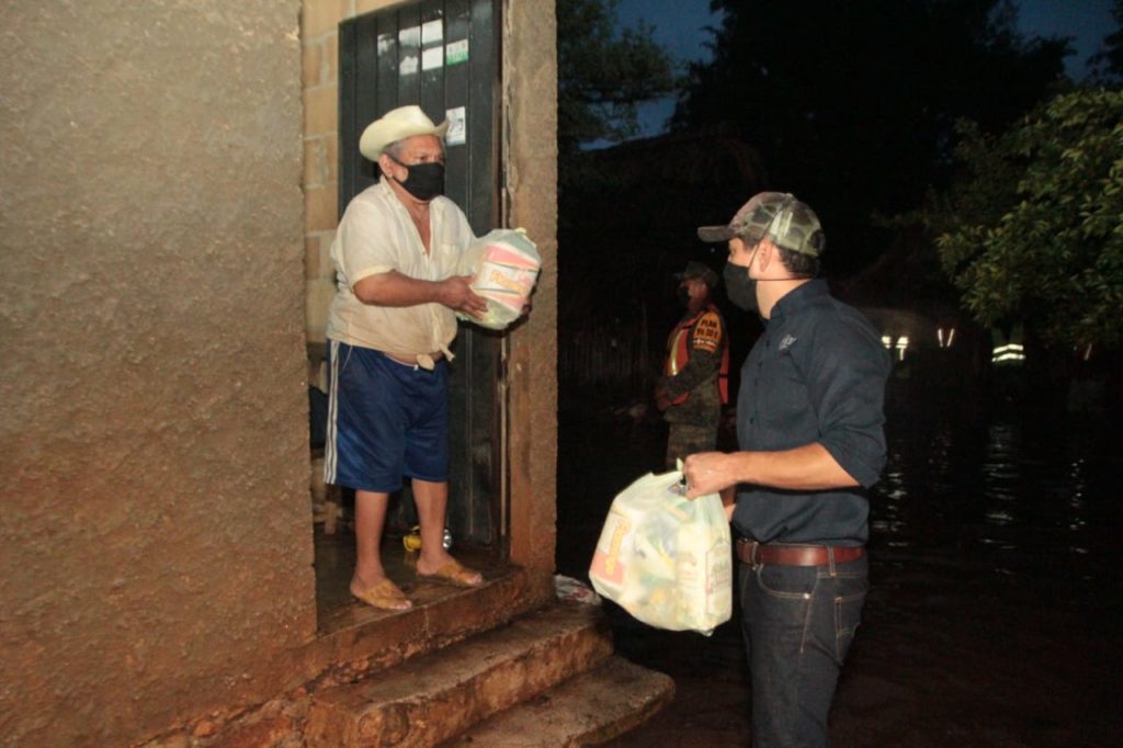 El presidente municipal Diego avila inicia operativo de rescate y auxilio para comunidades por las intensas lluvias