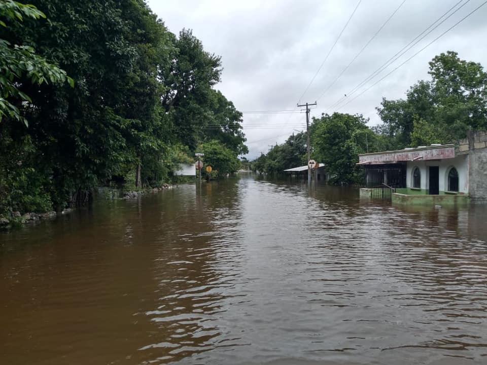 Habitantes de Quintana Roo se quedan sin hogares ante las intensas lluvias