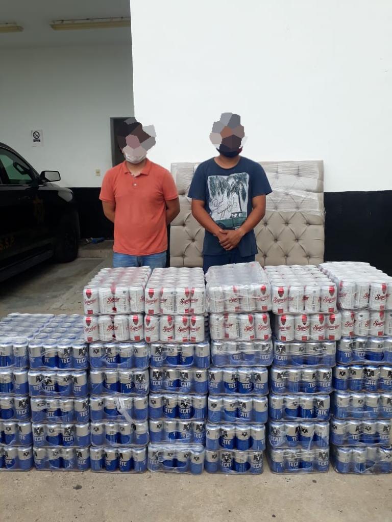 SSP detiene camioneta con más de mil cervezas escondidas en la caja de un refrigerador