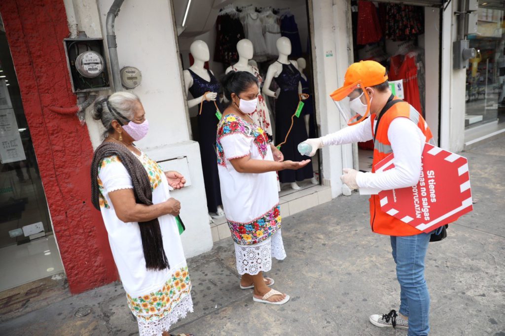 "Amigos de la Salud" recorren la ciudad para promover las medidas de higiene y prevenir los contagios de Coronavirus