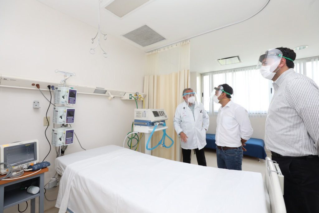 El Gobernador recorre el piso 3 del Hospital Regional de Alta Especialidad que está listo para atender a pacientes con Coronavirus