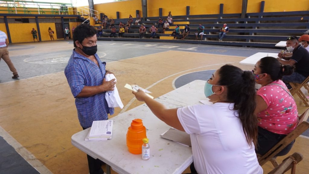 Primera entrega de apoyos económicos del programa de Apoyo comunitario en Tekax