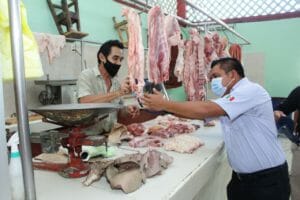 Luego de 26 días de permanecer cerrado, el mercado municipal de Umán abre de nueva con mayores medidas de prevención