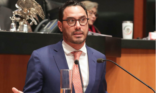 Proponen que en México se prohiba venta de refrescos y comida chatarra para niñas, niños y adolescentes