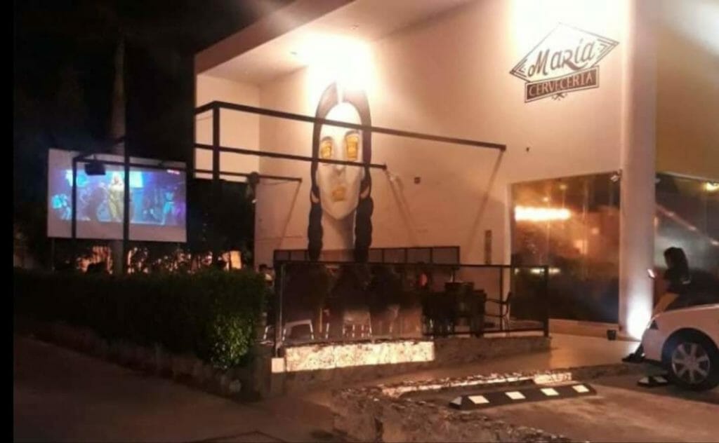 Cierran más negocios en Mérida