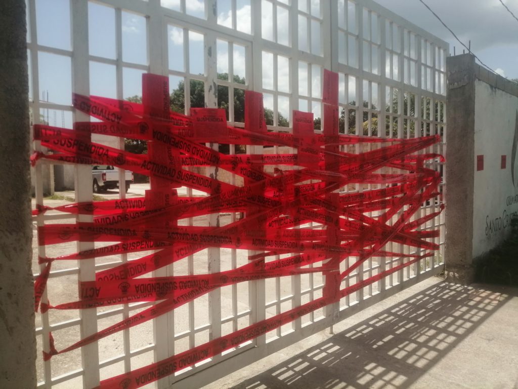 Cierran crematorio y empresarios reclaman al ayuntamiento de mérida.
