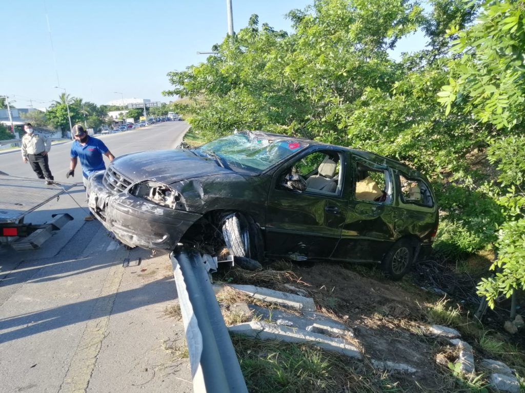 Nueve heridos en accidente víal