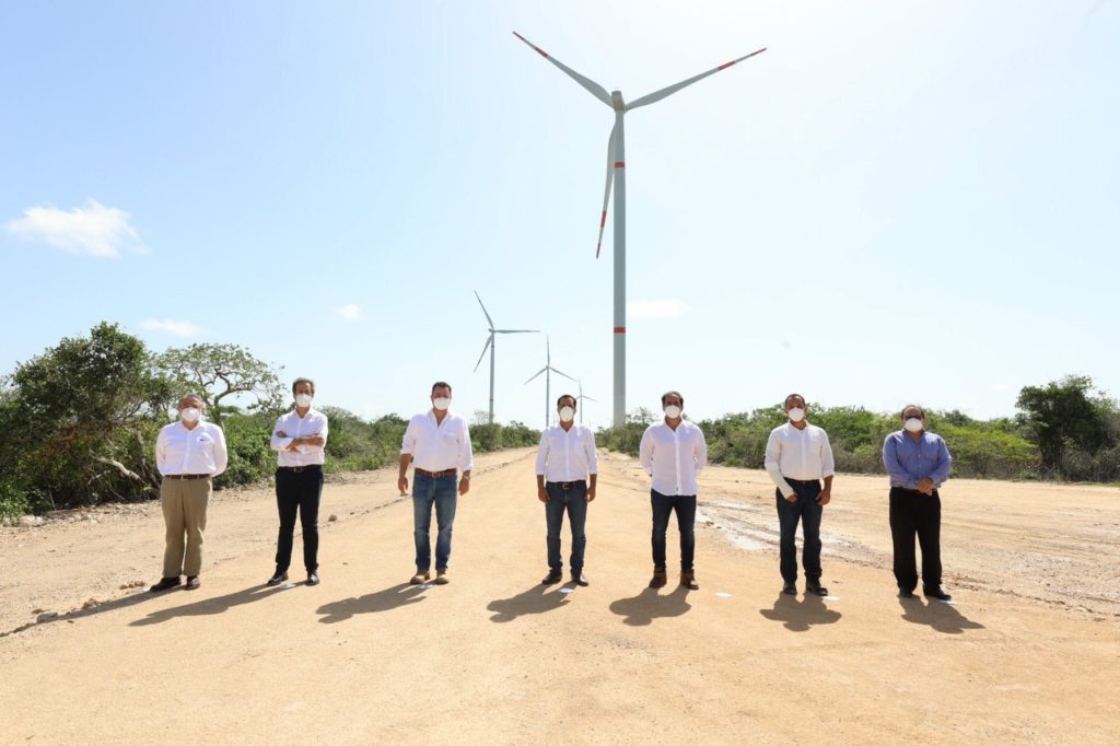 El Gobernador Mauricio Vila Dosal inaugura el Parque Eólico Progreso, proyecto en el que se invirtieron 155 millones de dólares, lo que equivale a aproximadamente 3,400 millones de pesos, creando importantes fuentes de trabajo