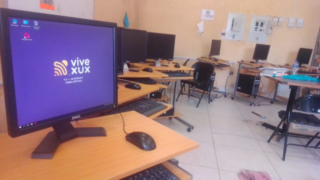 Equipan con computadoras e internet las bibliotecas públicas de Umán
