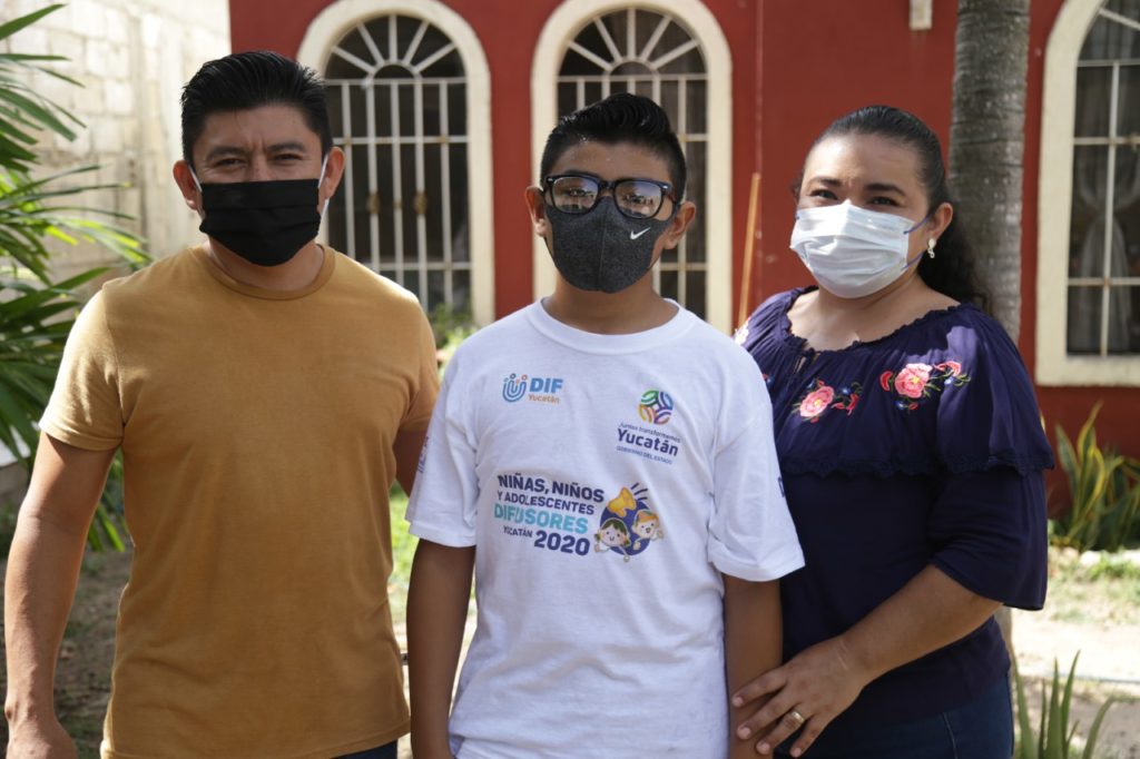 Adolescente de Tixkokob gana segundo lugar de concurso nacional de creatividad