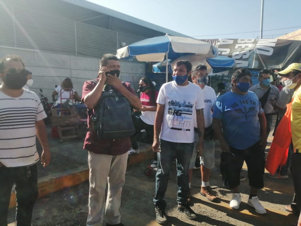 Protestan vendedores ambulantes y semi fijos