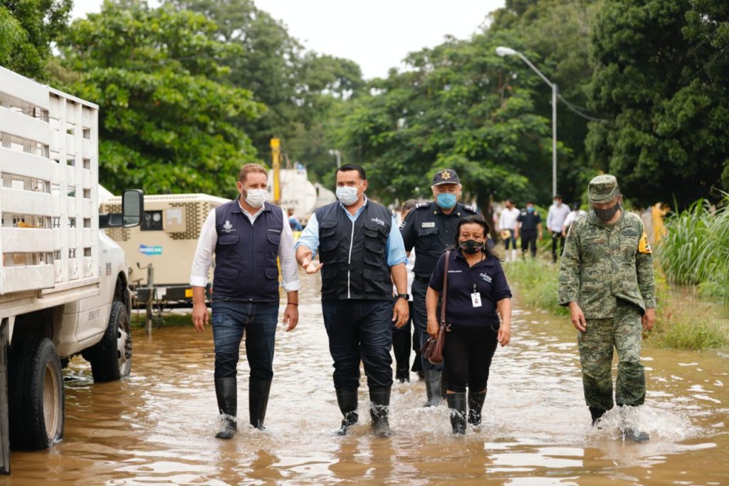 Alcalde de Mérida, Renán Barrera visita zonas afectadas por el huracán “Delta”