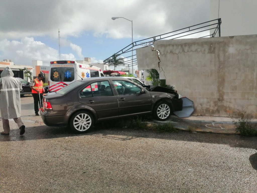 Terminan dentro de un predio en los Héroes por choque