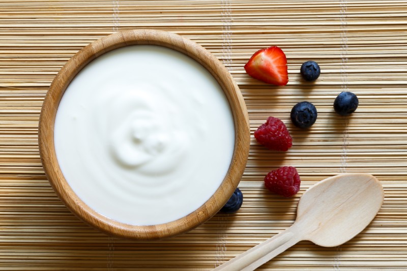 El consumo de yogurt ofrece diversos beneficios para la salud
