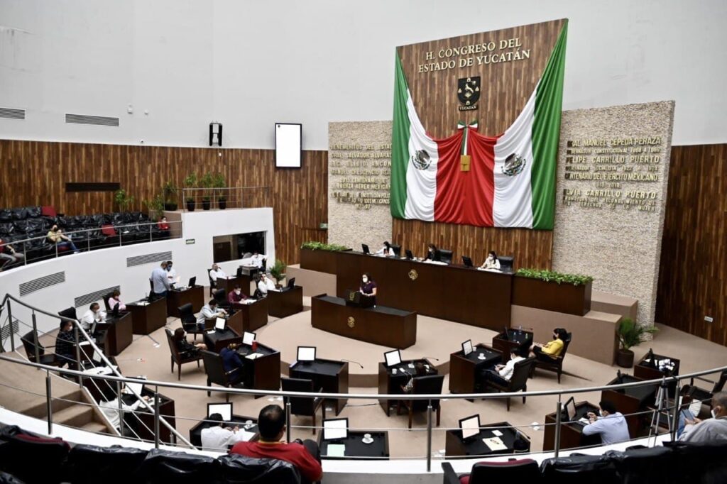 Legisladores solicitan investigar al ex fiscal del Estado