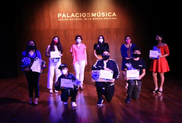 Fritz Sierra reconoce talento, sensibilidad y compromiso social de ganadores de “Alza la voz, exprésate cantando”