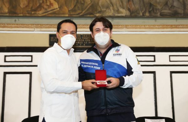 El Gran Maestro de ajedrez, Luis Ibarra Chami, recibe el Premio Estatal del Deporte 2020
