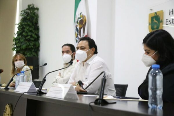Los tres aspirantes a la titularidad de la fiscalía general del estado (FGE) comparecen ante los diputados