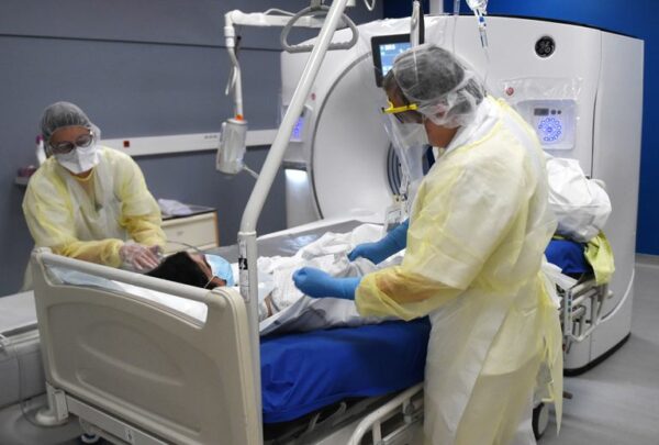 Expertos exponen la posibilidad de la reinfección de SARS-CoV-2