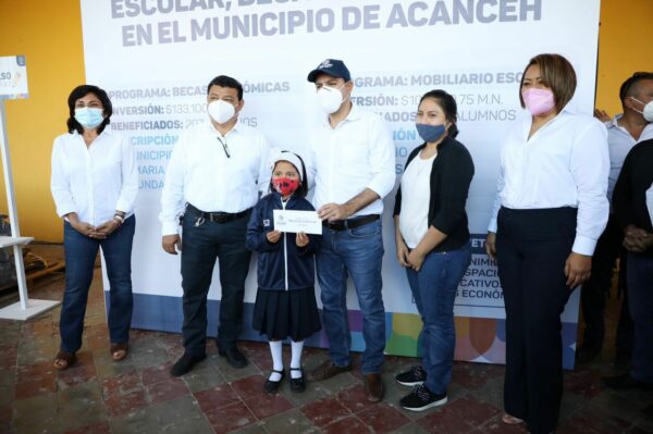 Continúa la distribución de chamarras del programa “Impulso Escolar” a estudiantes de primaria yucatecos
