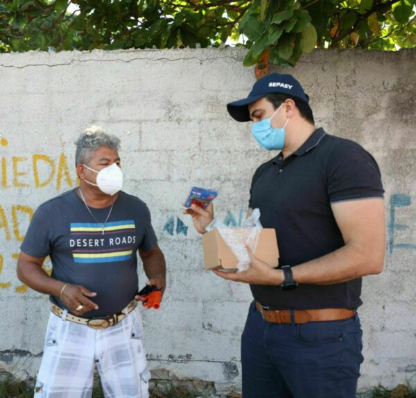Pescadores yucatecos continúan recibiendo herramientas y materiales del programa “Peso a Peso” en su modalidad pesquero y acuícola