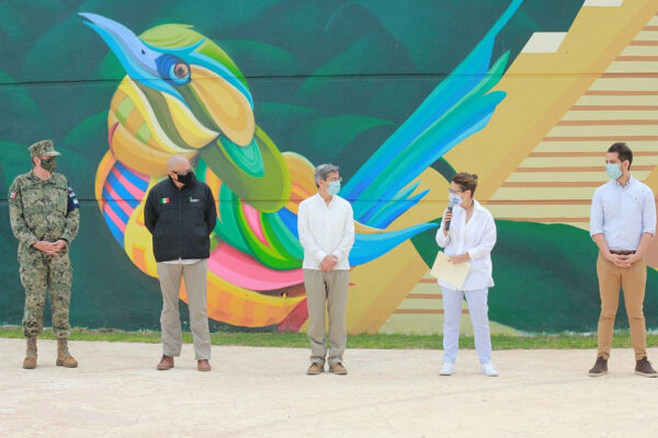 SEFOTUR entrega certificados de calidad turística en Progreso y presenta mural “Yucatán es color”