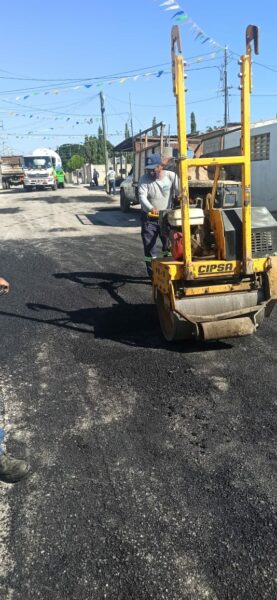 El Ayuntamiento de Umán continúa de manera intensa con las labores de bacheo