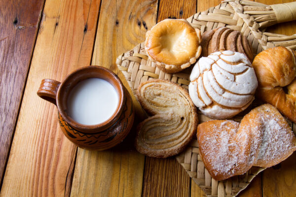 En espera para el alza del pan frances y pan dulce