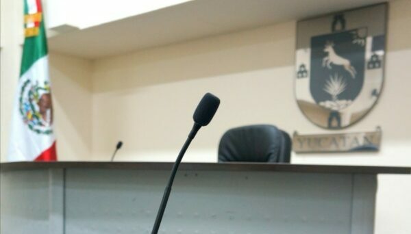 Legal detención de dos personas por homicidio calificado cometido en pandilla, en Kanasín