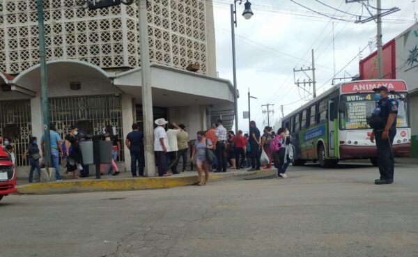 Abarrotan los centros de empeño