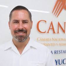 “Que las vacunas no sean estandarte político”, señala la CANIRAC