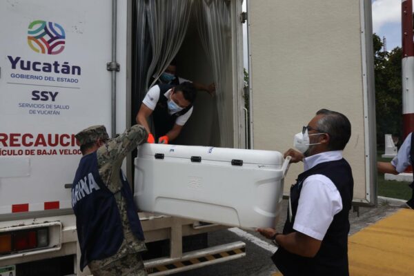 Nuevo cargamento con 24,400 dosis contra el Coronavirus llega a Yucatán